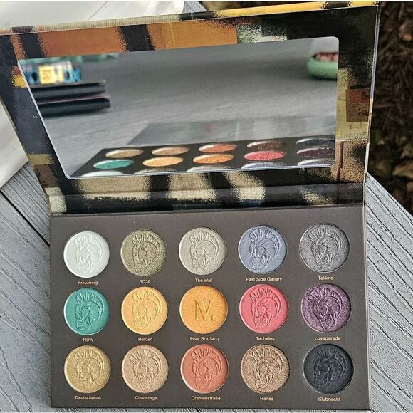 NOMAD COSMETICS x BERLIN UNDERGROUND LIMITED EDITION EYESHADOW PALETTE - Picture 11 of 12